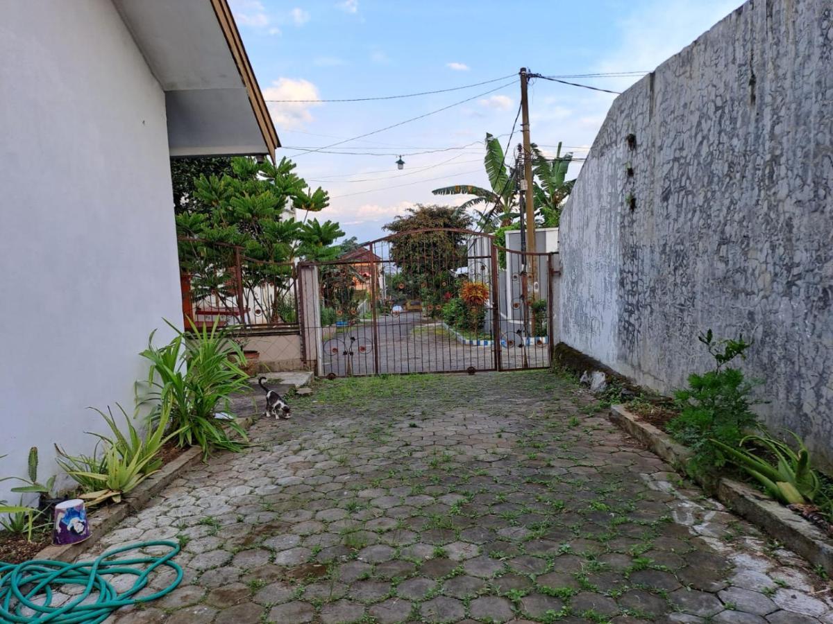 Indo Homestay มะลัง ภายนอก รูปภาพ